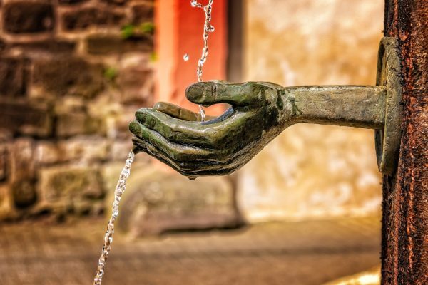 Hands sculpture water fountain